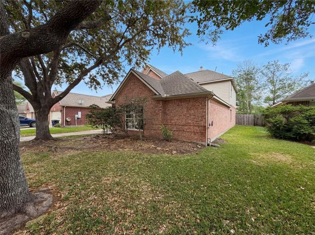 412 Green Cedar Drive, League City, TX 77573