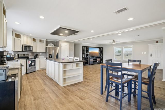 4045 Jakes Colony, Seguin, TX 78155