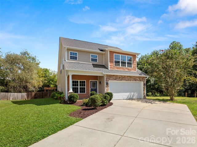 16 Stonebury Drive, Arden, NC 28704