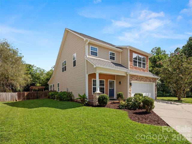 16 Stonebury Drive, Arden, NC 28704