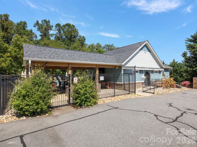 16 Stonebury Drive, Arden, NC 28704