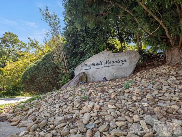 16 Stonebury Drive, Arden, NC 28704
