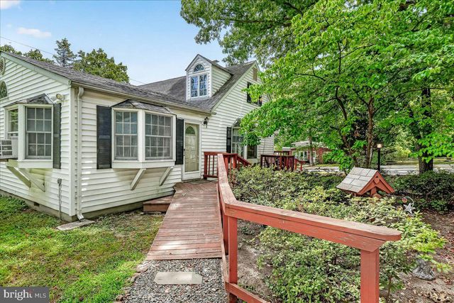 4814 HOLLYWOOD RD, College Park, MD 20740