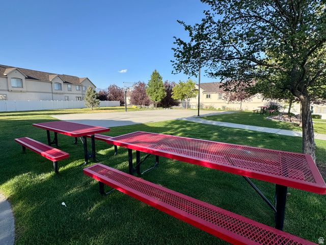 1538 W WYNGATE PARK DR, South Jordan, UT 84095