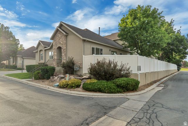 1538 W WYNGATE PARK DR, South Jordan, UT 84095
