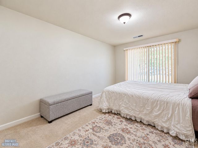 9018 Rockaway Beach Court, Bakersfield, CA 93311