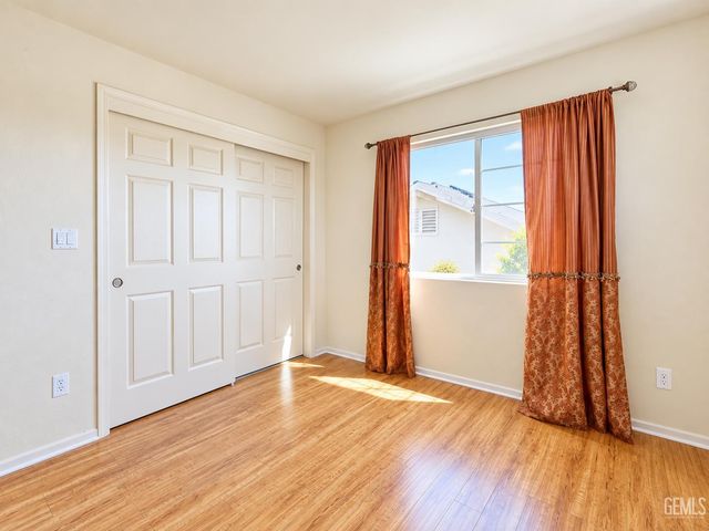 9018 Rockaway Beach Court, Bakersfield, CA 93311