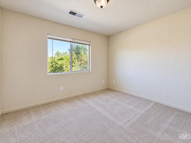9018 Rockaway Beach Court, Bakersfield, CA 93311