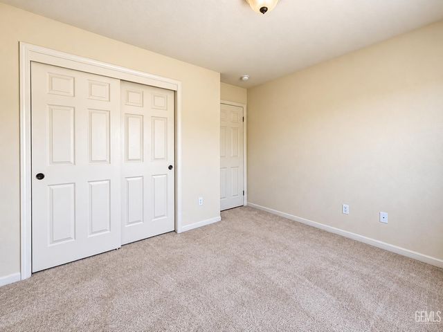 9018 Rockaway Beach Court, Bakersfield, CA 93311