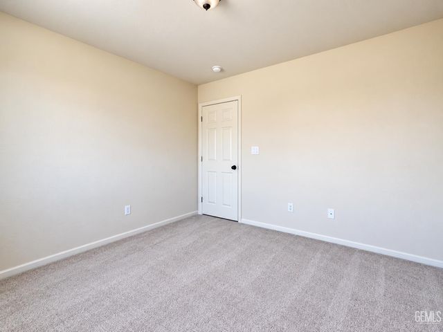 9018 Rockaway Beach Court, Bakersfield, CA 93311