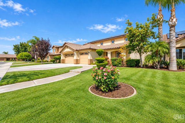 9018 Rockaway Beach Court, Bakersfield, CA 93311