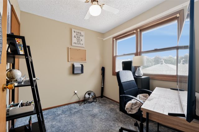911 W 4th Street S, Newton, IA 50208