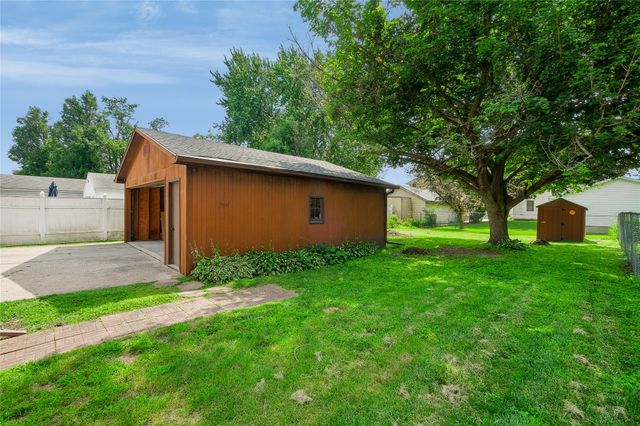 911 W 4th Street S, Newton, IA 50208