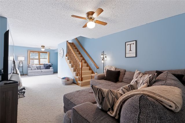 911 W 4th Street S, Newton, IA 50208