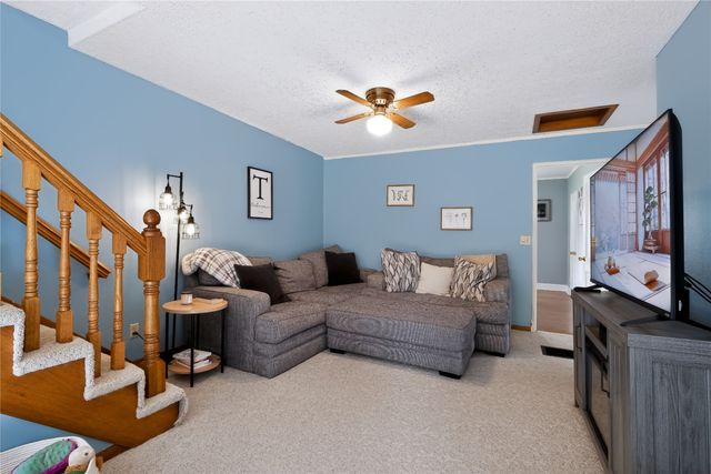 911 W 4th Street S, Newton, IA 50208