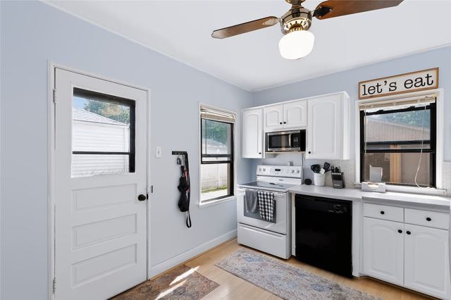 911 W 4th Street S, Newton, IA 50208