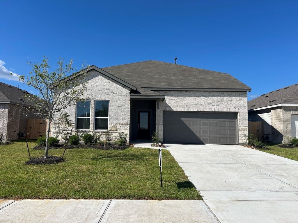5422 Peacock Bass Drive, Baytown, TX 77521