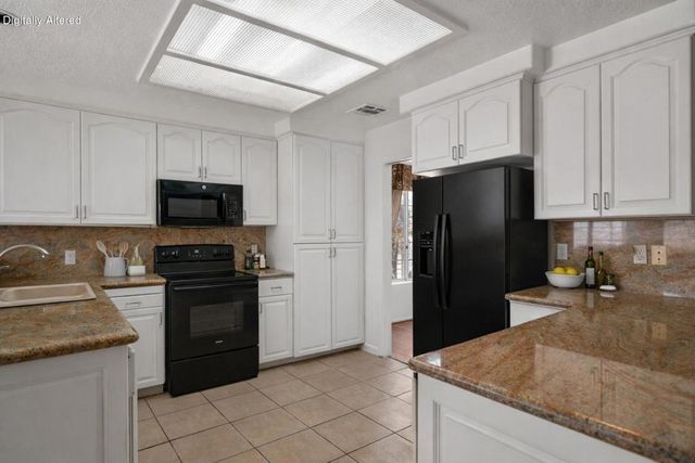 8582 Frontera Avenue, Yucca Valley, CA 92284