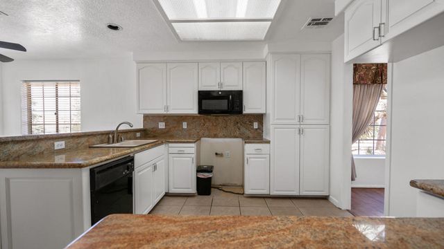 8582 Frontera Avenue, Yucca Valley, CA 92284