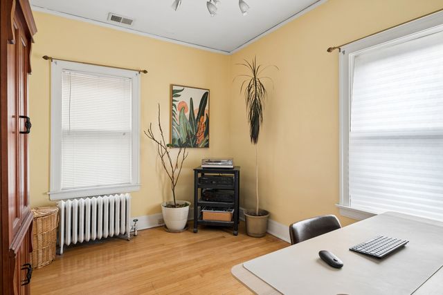 6858 Riverside Drive, Berwyn, IL 60402