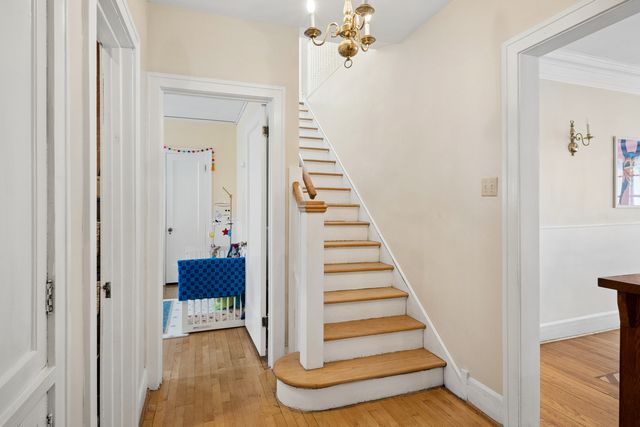 6858 Riverside Drive, Berwyn, IL 60402