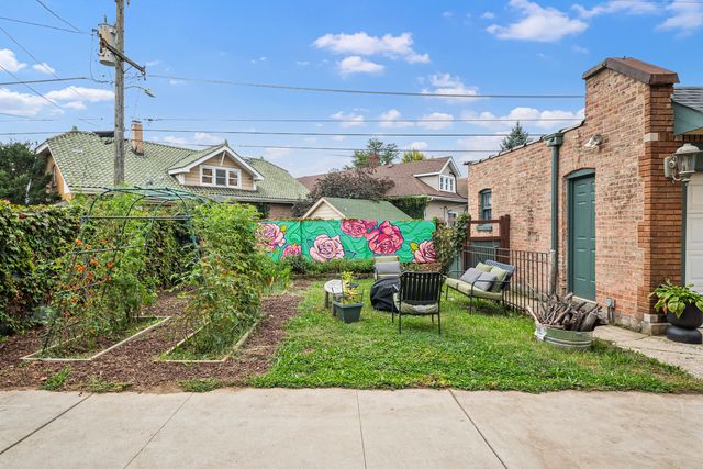 6858 Riverside Drive, Berwyn, IL 60402