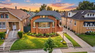 6858 Riverside Drive, Berwyn, IL 60402