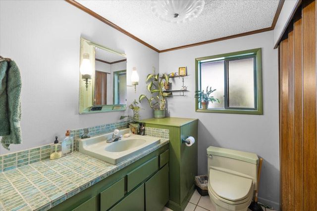 1625 NE Hillcrest Drive, Grants Pass, OR 97526