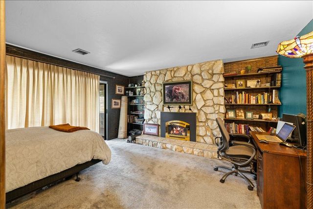 1625 NE Hillcrest Drive, Grants Pass, OR 97526