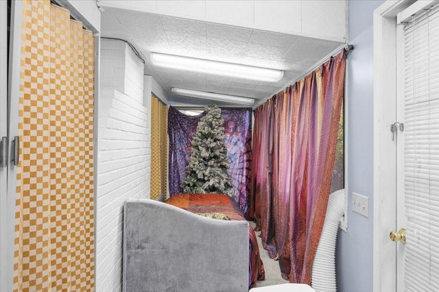 1625 NE Hillcrest Drive, Grants Pass, OR 97526