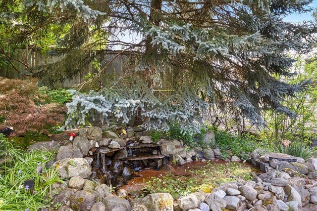 1625 NE Hillcrest Drive, Grants Pass, OR 97526