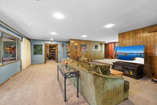 1625 NE Hillcrest Drive, Grants Pass, OR 97526