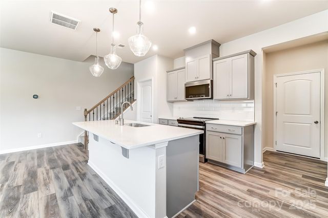 3922 Cheyney Park Drive, Charlotte, NC 28269