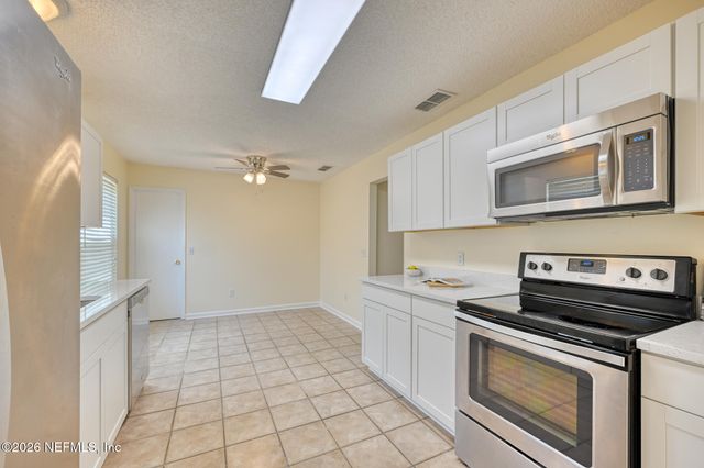 12421 GOOD NEIGHBOR Trail, Jacksonville, FL 32225