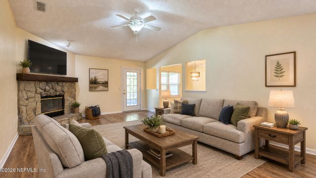 12421 GOOD NEIGHBOR Trail, Jacksonville, FL 32225