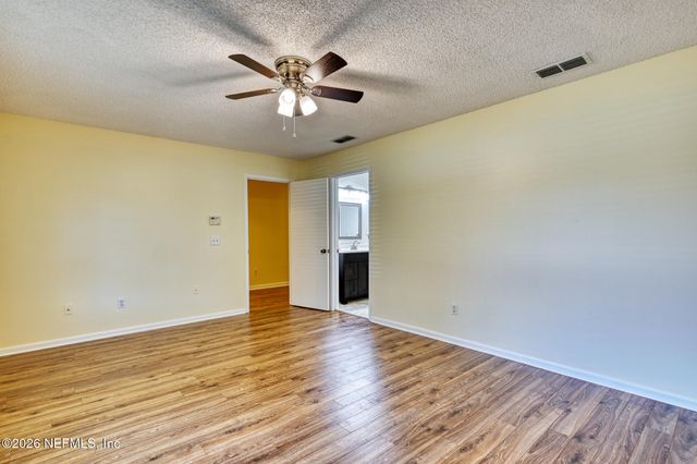 12421 GOOD NEIGHBOR Trail, Jacksonville, FL 32225