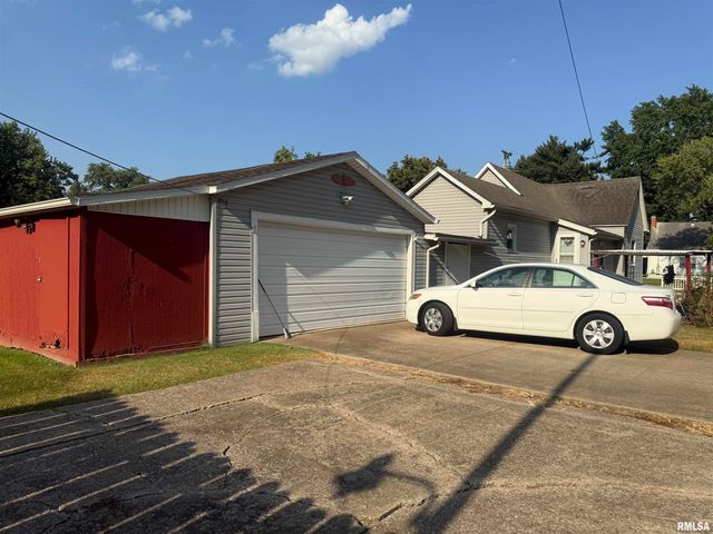 401 N 23RD Street, Herrin, IL 62948