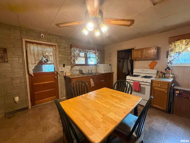 401 N 23RD Street, Herrin, IL 62948