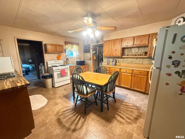 401 N 23RD Street, Herrin, IL 62948