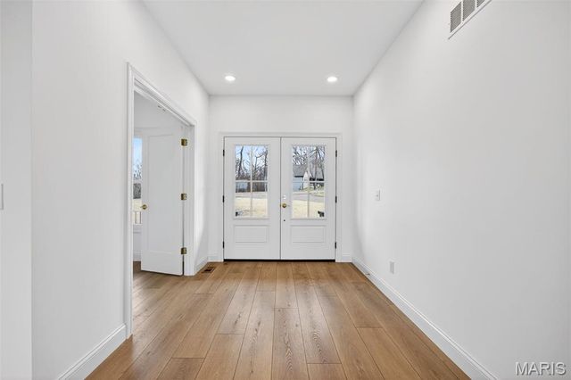 55 Lake Bend Drive, Winfield, MO 63389