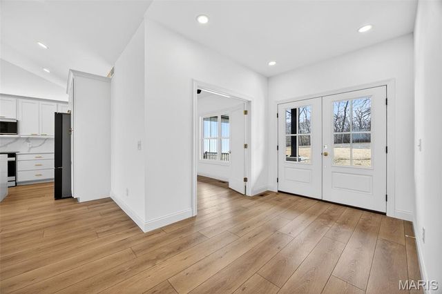 55 Lake Bend Drive, Winfield, MO 63389