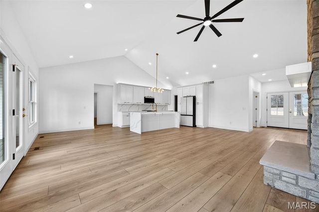 55 Lake Bend Drive, Winfield, MO 63389