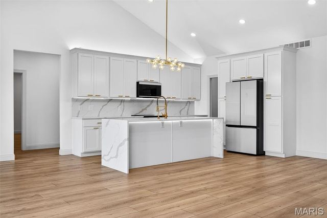 55 Lake Bend Drive, Winfield, MO 63389