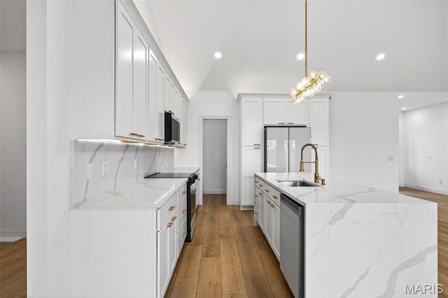 55 Lake Bend Drive, Winfield, MO 63389