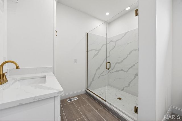 55 Lake Bend Drive, Winfield, MO 63389