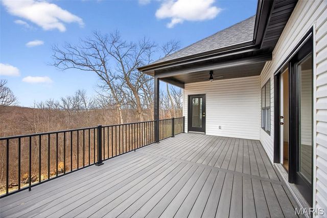 55 Lake Bend Drive, Winfield, MO 63389