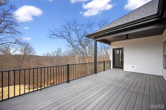 55 Lake Bend Drive, Winfield, MO 63389