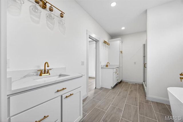 55 Lake Bend Drive, Winfield, MO 63389