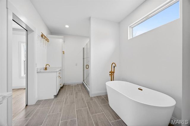 55 Lake Bend Drive, Winfield, MO 63389