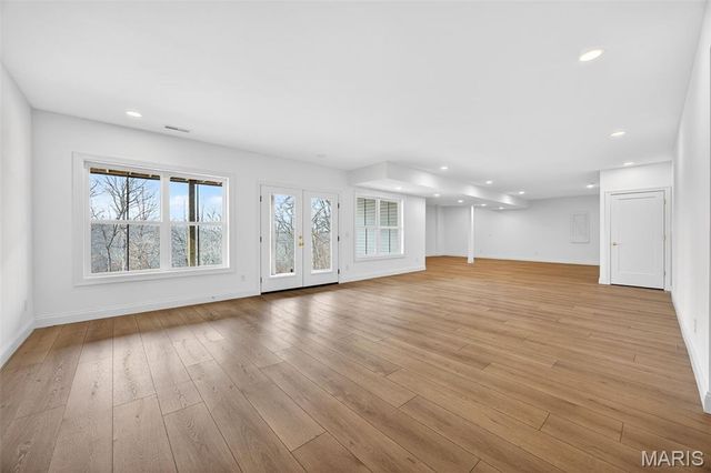 55 Lake Bend Drive, Winfield, MO 63389